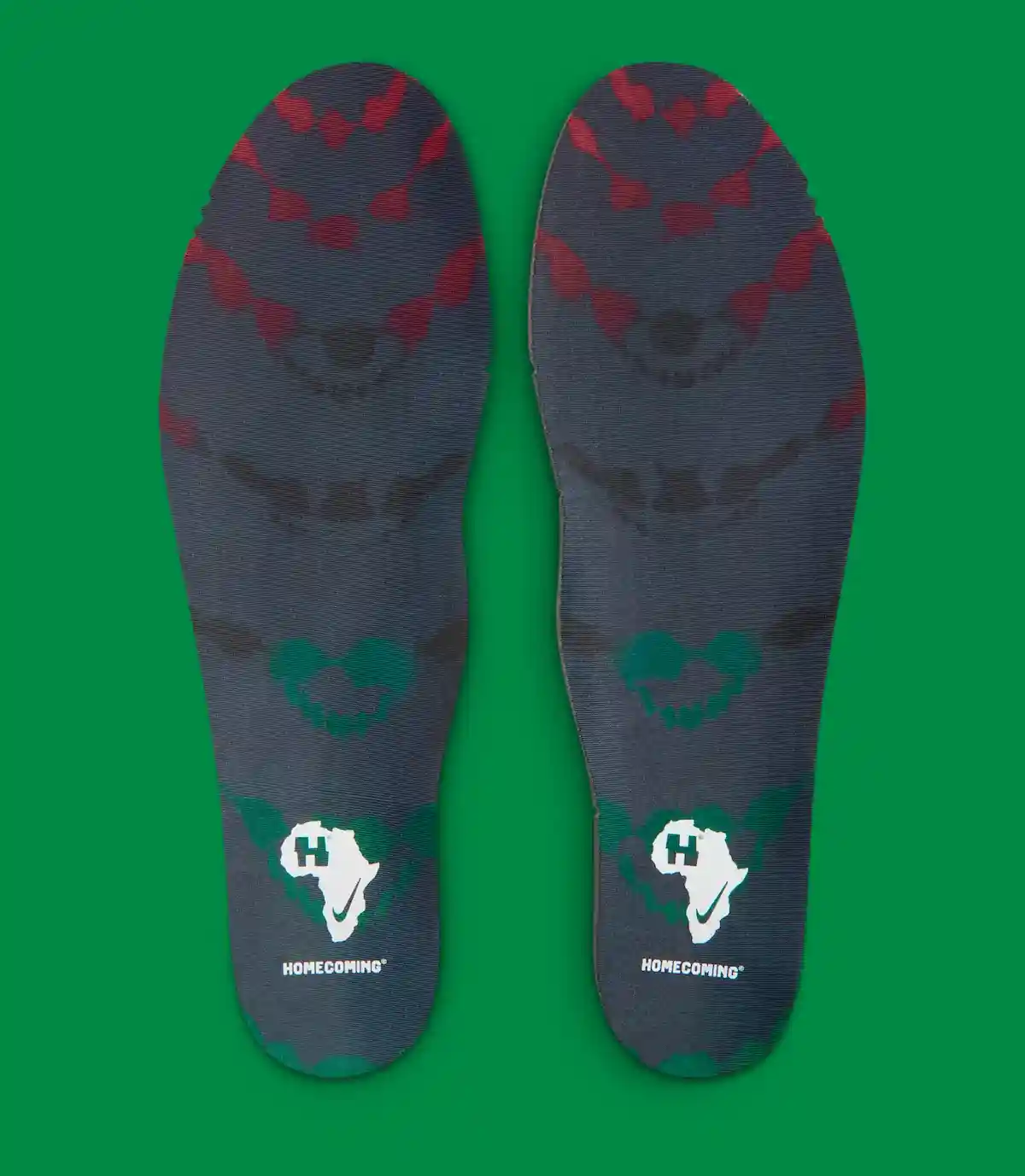 HOMECOMING x Nike Air Max Plus 本周末在拉各斯亮相 Nike Air Max Plus, Nike Air Max, Nike - HOMECOMING x Nike Air Max Plus 本周末在拉各斯亮相