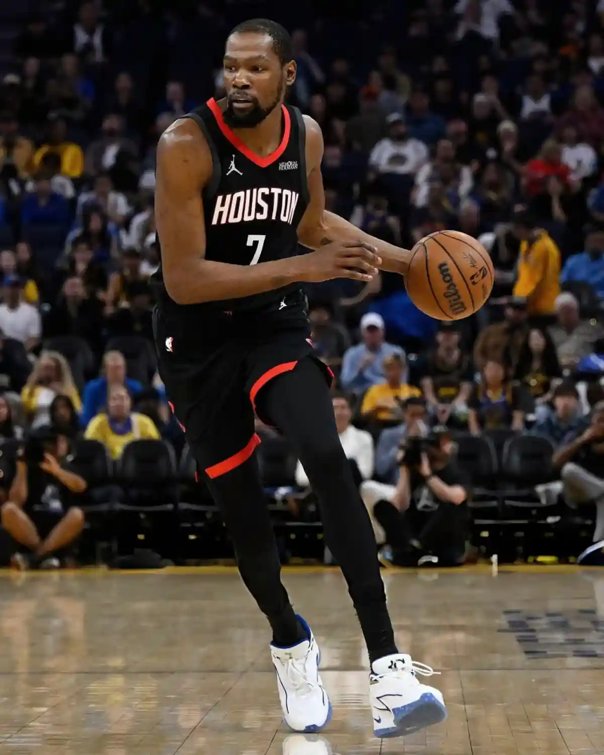 Nike KD 19, Air Jordan 18, Air Jordan 1, Air Jordan - 凱文-杜蘭特首次亮相耐克 KD 19 PE，靈感來自米高-喬丹的 Air Jordan 18