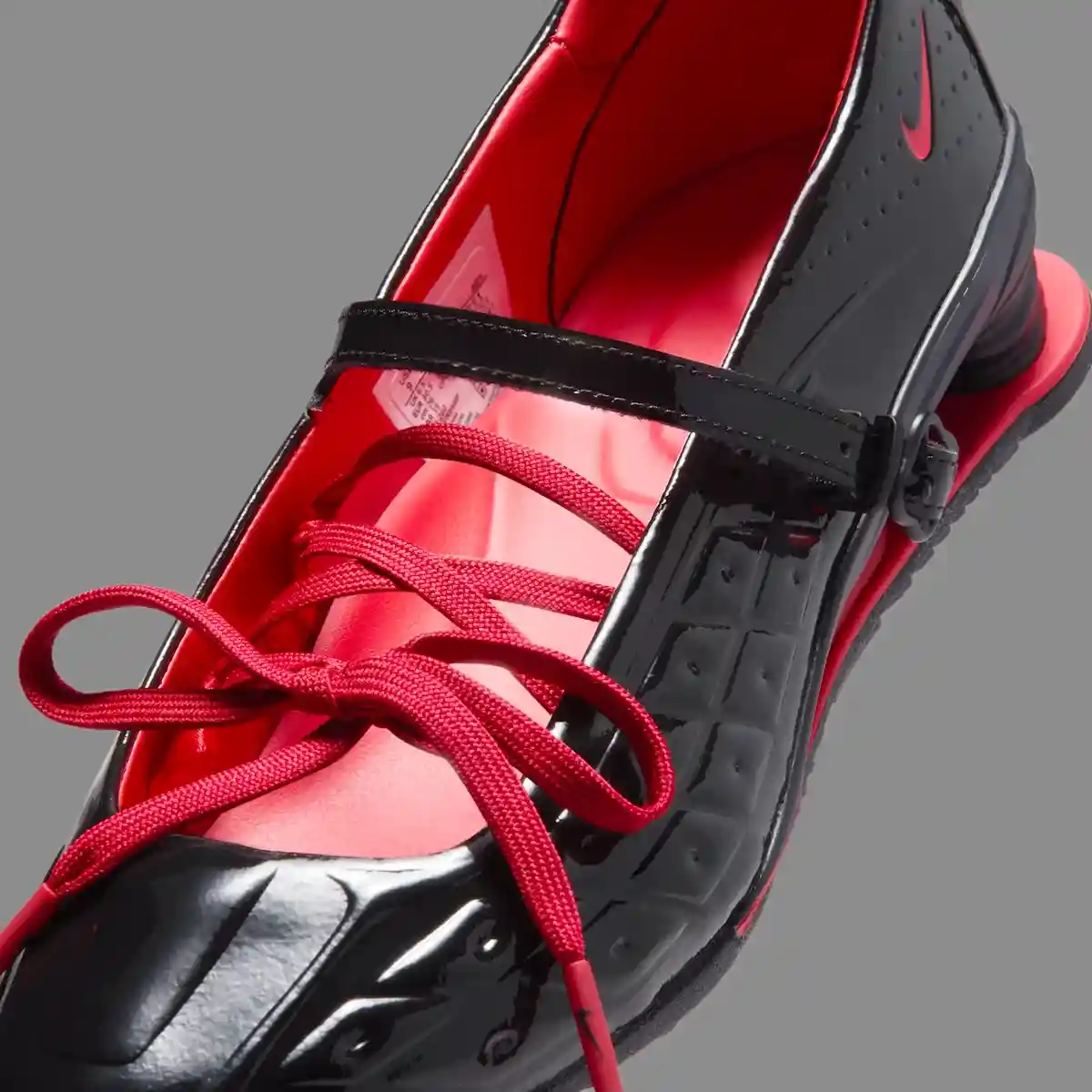 LABELHOOD x Nike Shox Z Calistra "Black Pottery" 4 月 15 日發售 Nike Shox, Nike - LABELHOOD x Nike Shox Z Calistra "Black Pottery" 4 月 15 日發售