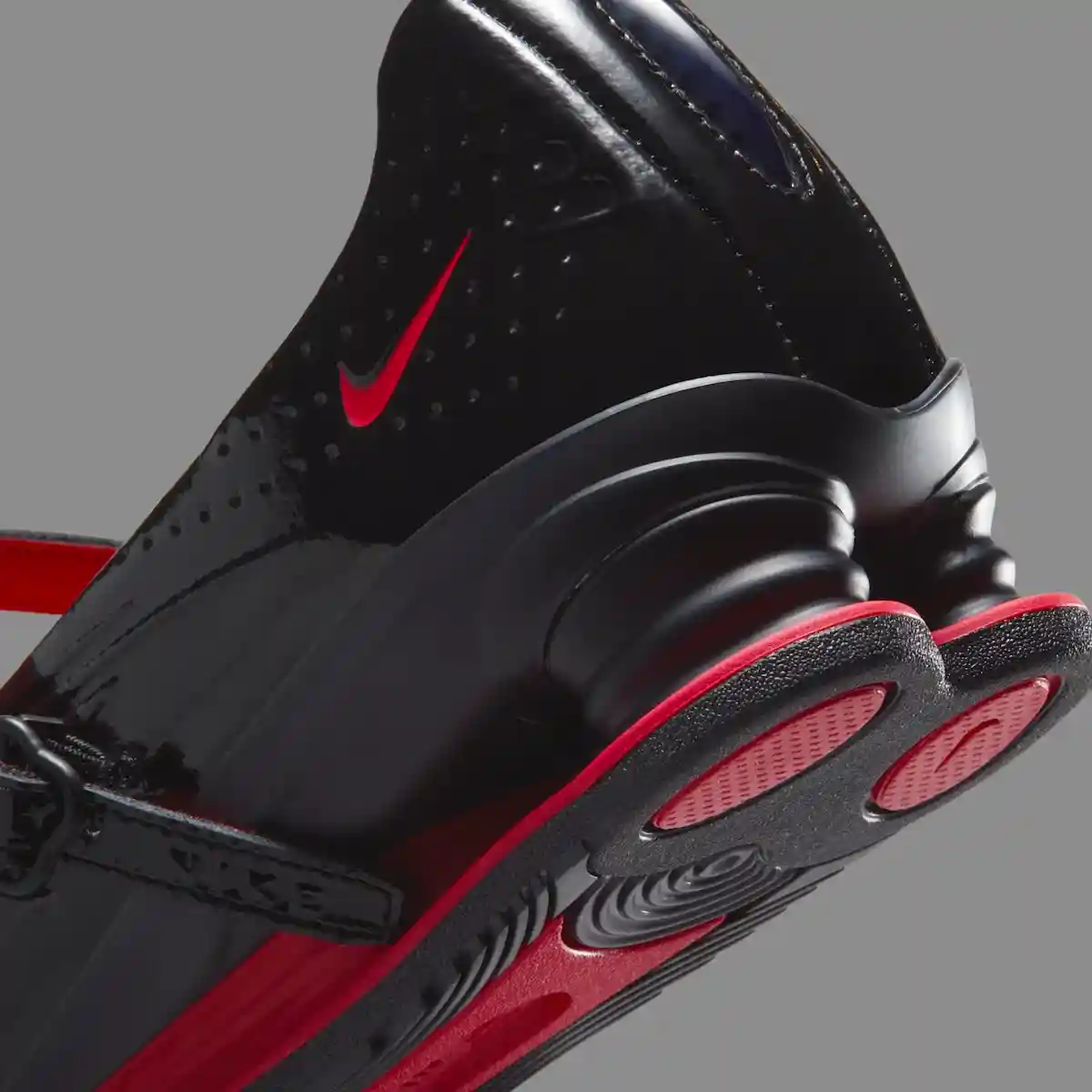 LABELHOOD x Nike Shox Z Calistra "Black Pottery" 4 月 15 日發售 Nike Shox, Nike - LABELHOOD x Nike Shox Z Calistra "Black Pottery" 4 月 15 日發售