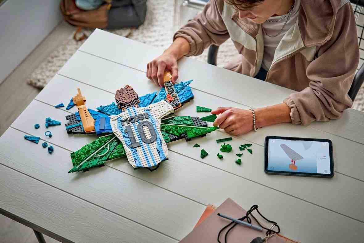 Lionel Messi, LEGO, END - 樂高 FIFA 世界盃系列將梅西、朗拿度、姆巴佩和小維尼帶到磚塊中