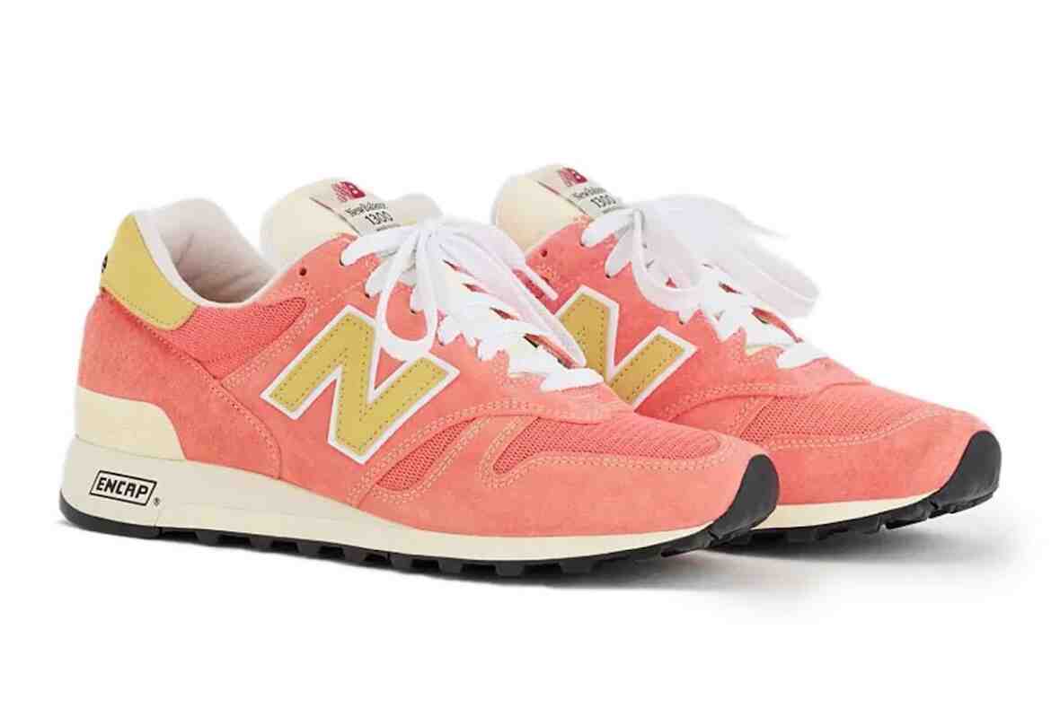 New Balance 1300 "漂移紅 "兼顧珊瑚色麂皮與復古細節 New Balance 1300, New Balance - New Balance 1300 "漂移紅 "兼顧珊瑚色麂皮與復古細節