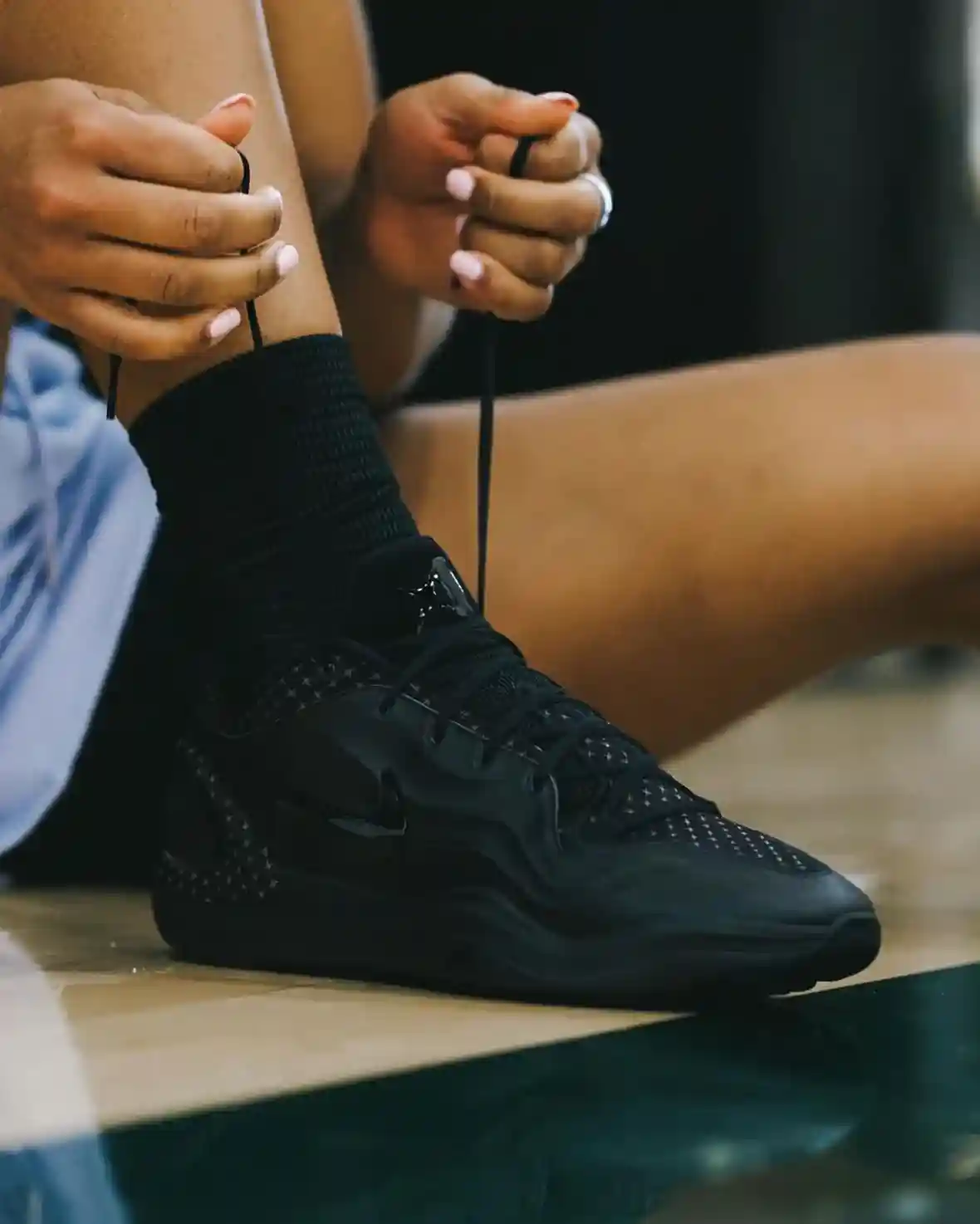 Nike A'Two, Nike A'One, Nike - A'ja Wilson 首次亮相耐克 A'Two "三重黑 "系列