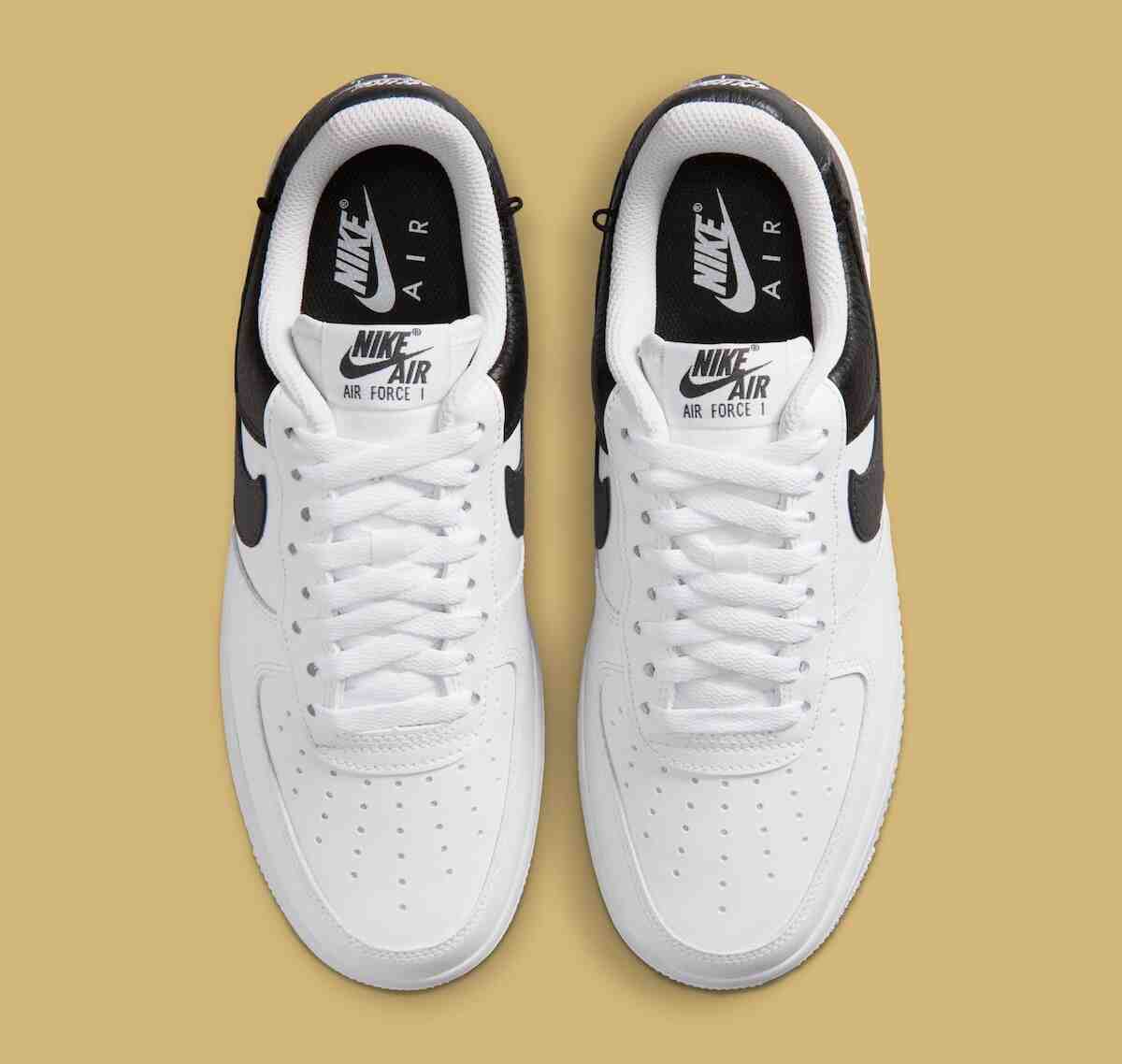 這款 Nike Air Force 1 Low 女裝包括 "金色吊墜手鏈"。 Nike Air Force 1 Low, Nike Air Force 1, Nike - 這款 Nike Air Force 1 Low 女裝包括 "金色吊墜手鏈"。