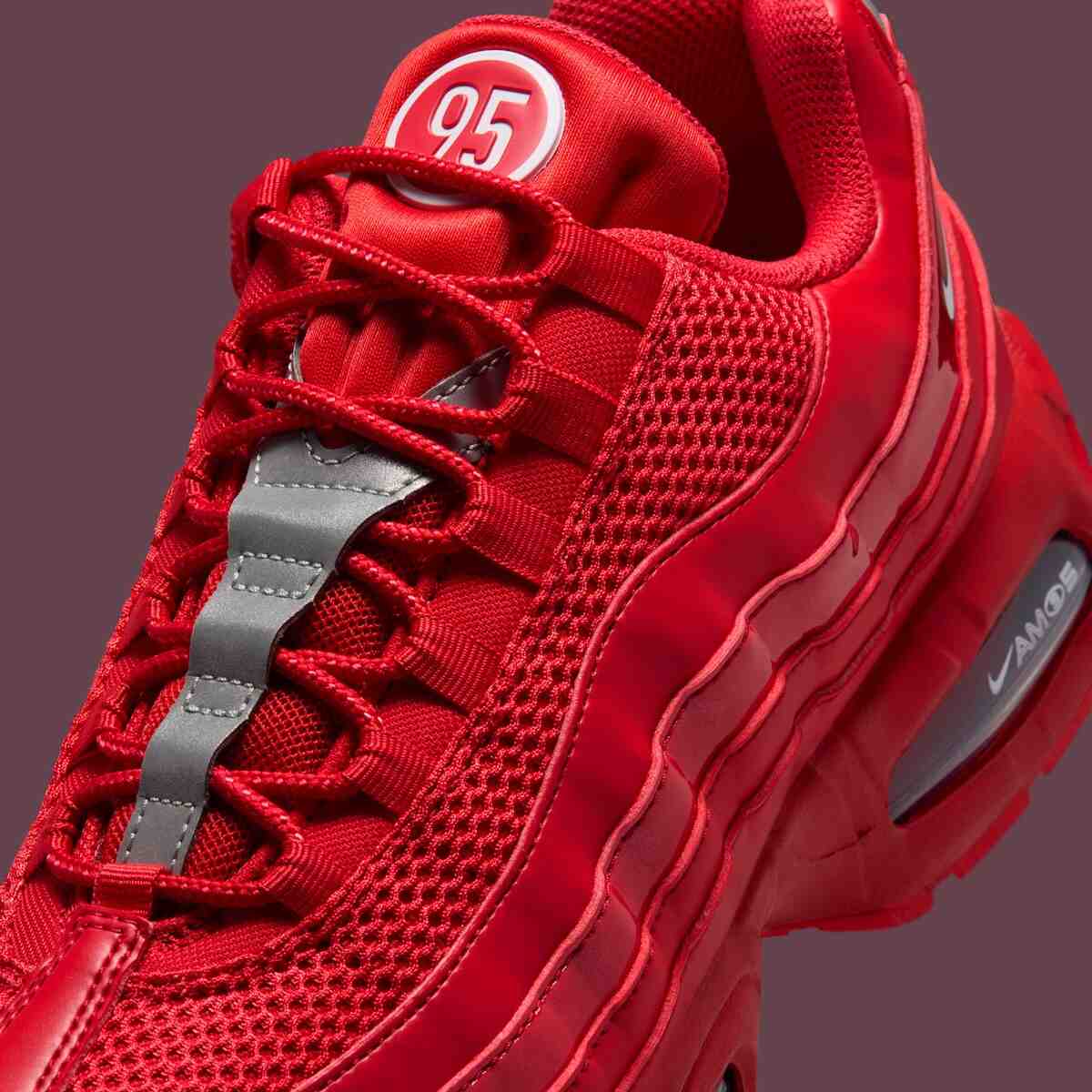 耐克 Air Max 95 "Total 90 "採用了大膽的大學紅配色 Nike Air Max 95, Nike Air Max, Nike, Air Max 95 - 耐克 Air Max 95 "Total 90 "採用了大膽的大學紅配色