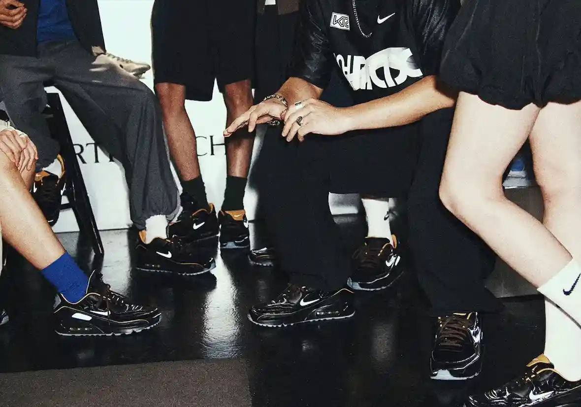 耐克 Air Max 瘋狂 90 套件將足球基因融入到完美的混合動力中 Nike Air Max 90, Nike Air Max, Nike - 耐克 Air Max 瘋狂 90 套件將足球基因融入到完美的混合動力中