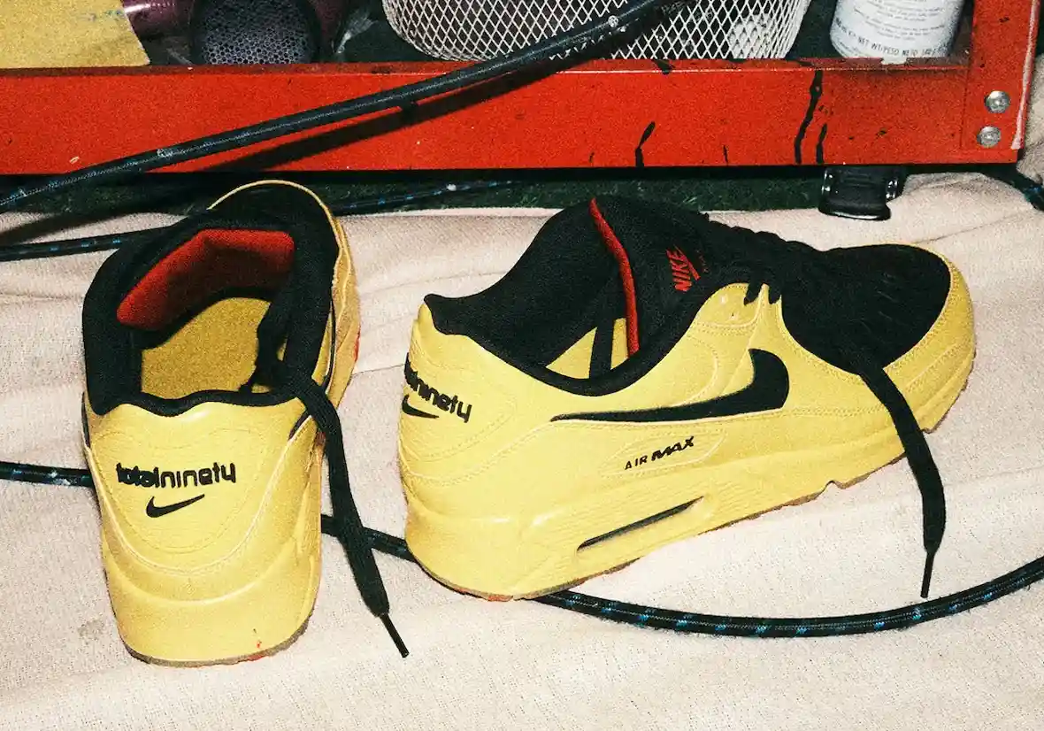 耐克 Air Max 瘋狂 90 套件將足球基因融入到完美的混合動力中 Nike Air Max 90, Nike Air Max, Nike - 耐克 Air Max 瘋狂 90 套件將足球基因融入到完美的混合動力中