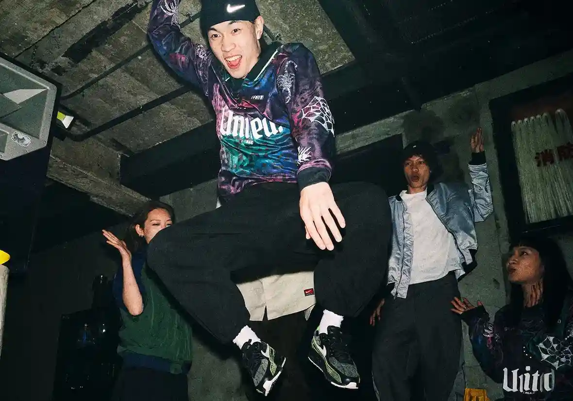 耐克 Air Max 瘋狂 90 套件將足球基因融入到完美的混合動力中 Nike Air Max 90, Nike Air Max, Nike - 耐克 Air Max 瘋狂 90 套件將足球基因融入到完美的混合動力中