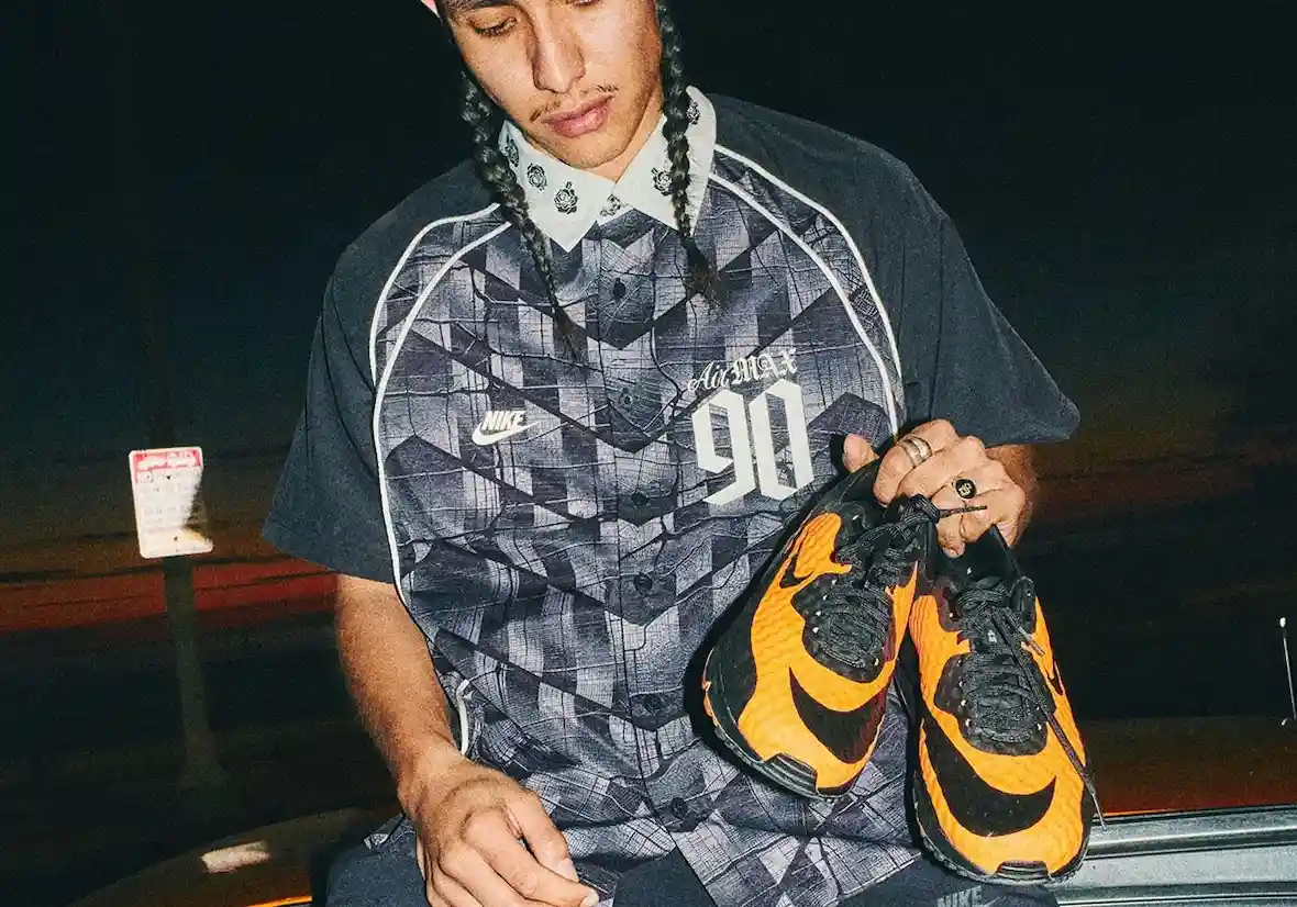 耐克 Air Max 瘋狂 90 套件將足球基因融入到完美的混合動力中 Nike Air Max 90, Nike Air Max, Nike - 耐克 Air Max 瘋狂 90 套件將足球基因融入到完美的混合動力中