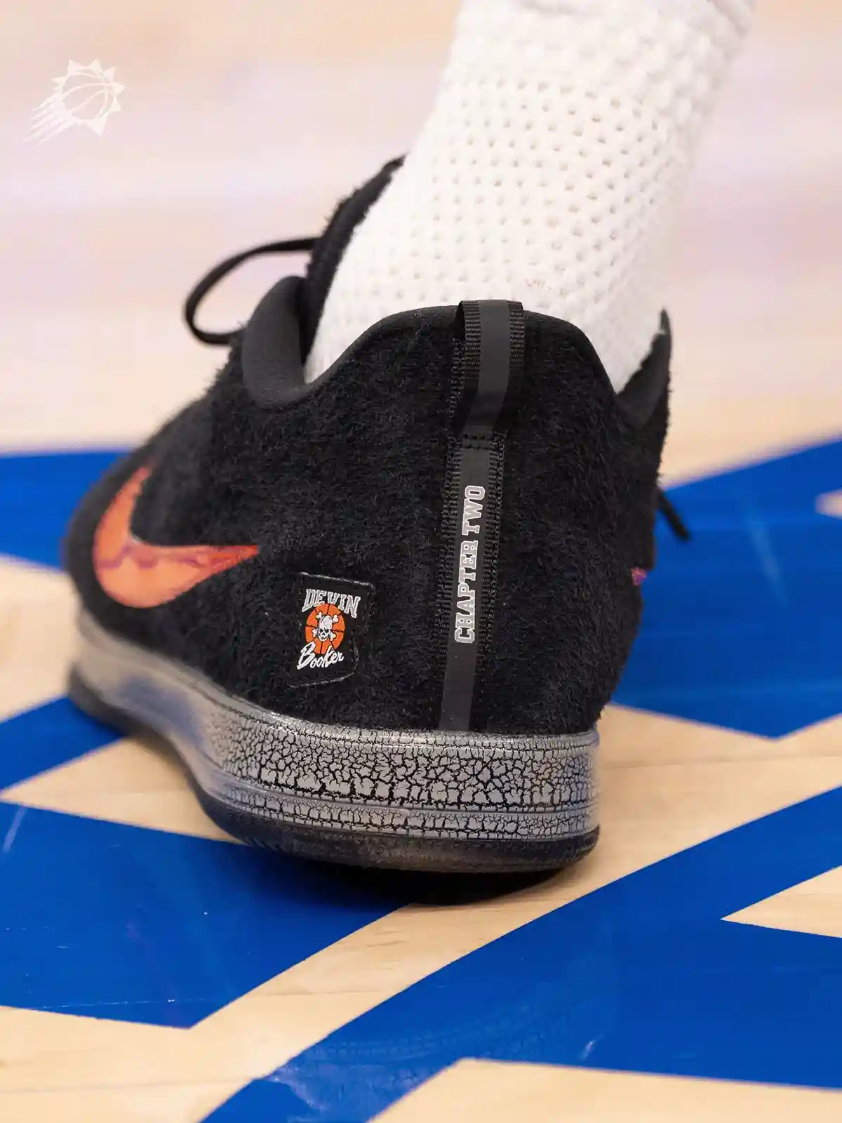 德文-布克亮相底特律靈感的耐克 Book 2 "Bad Boys" PE Nike Book 2, Nike, Devin Booker - 德文-布克亮相底特律靈感的耐克 Book 2 "Bad Boys" PE