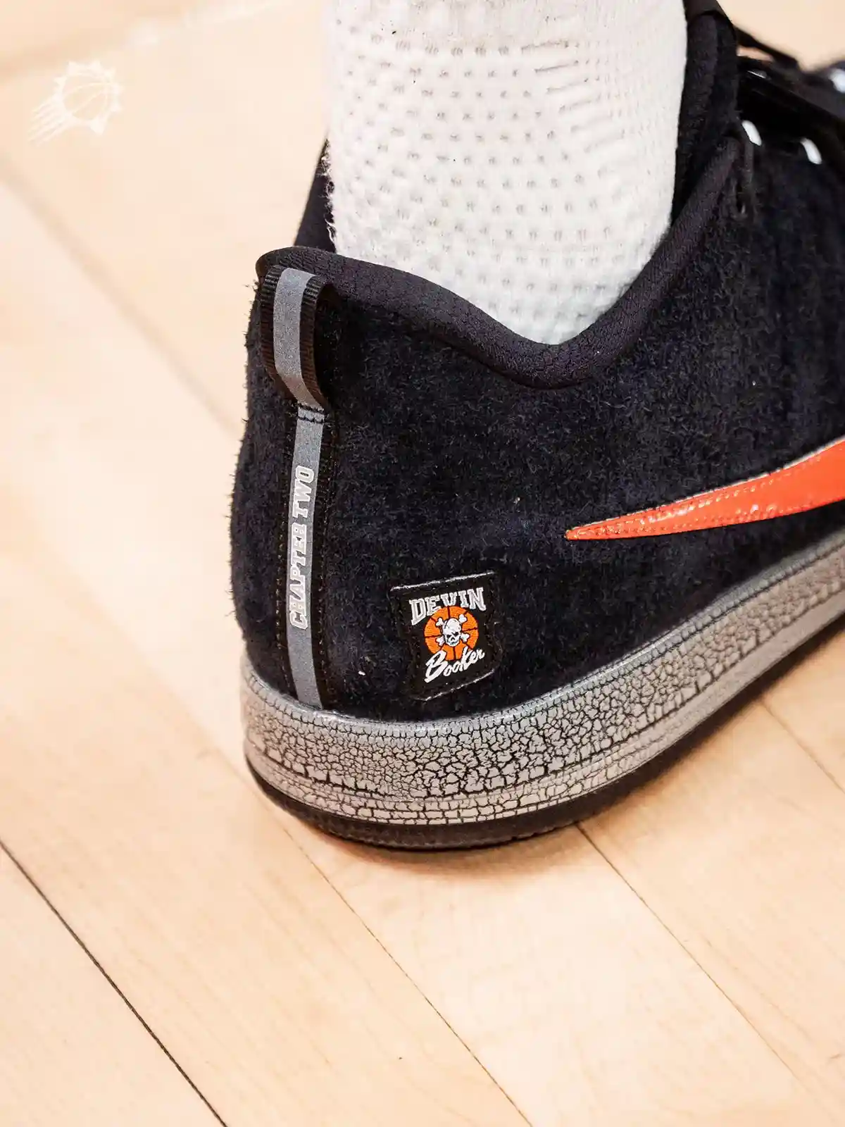 德文-布克亮相底特律靈感的耐克 Book 2 "Bad Boys" PE Nike Book 2, Nike, Devin Booker - 德文-布克亮相底特律靈感的耐克 Book 2 "Bad Boys" PE