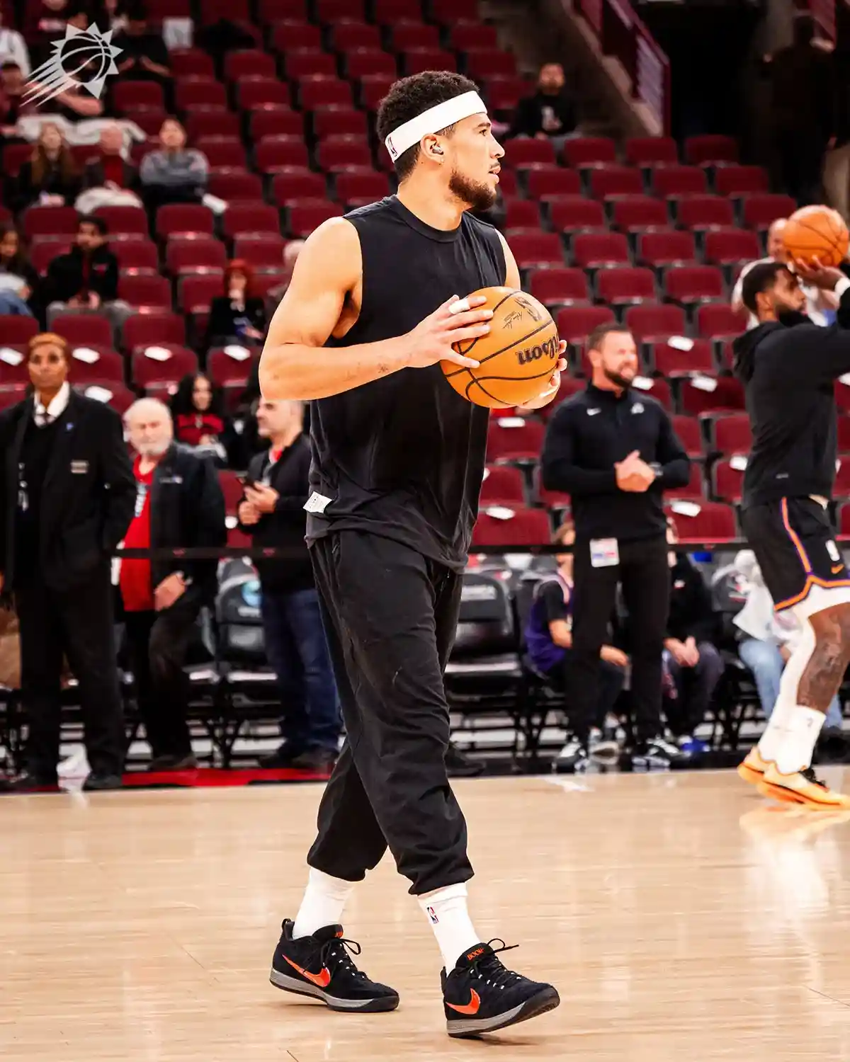 德文-布克亮相底特律靈感的耐克 Book 2 "Bad Boys" PE Nike Book 2, Nike, Devin Booker - 德文-布克亮相底特律靈感的耐克 Book 2 "Bad Boys" PE