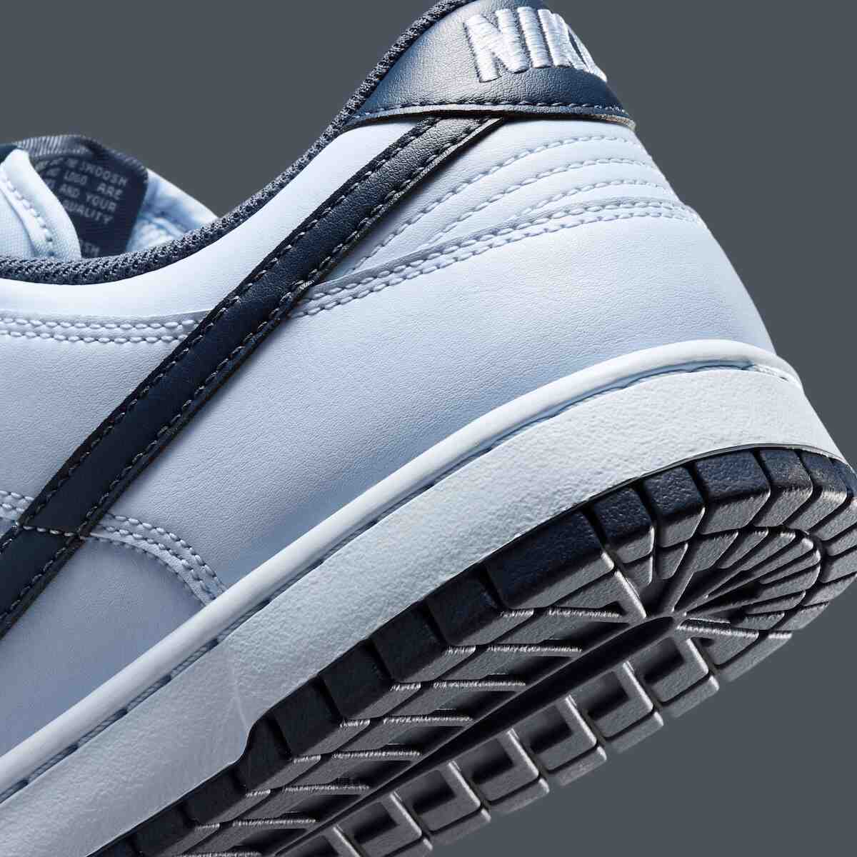 Nike Dunk Low, Nike - 耐克 Dunk Low 復古風 "氫藍 "為 2026 年夏季帶來酷炫雙色外觀