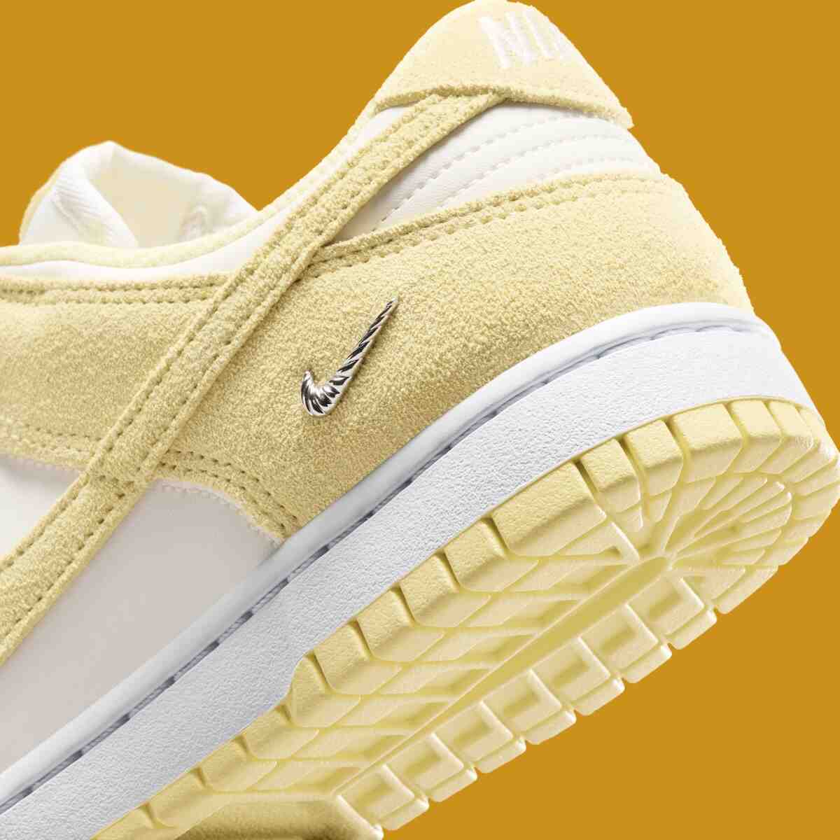 Nike Dunk Low, Nike - 耐克 Dunk Low "軟黃色 "將於 2026 年春季上市