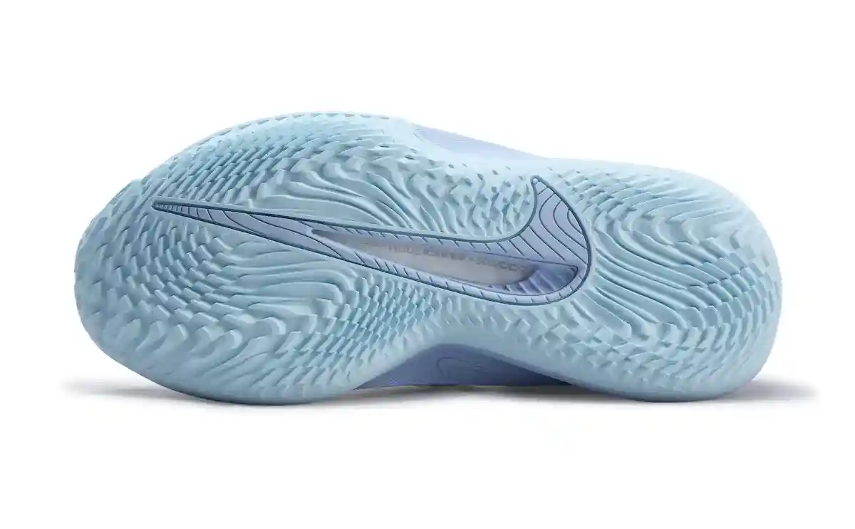 耐克籃球通過 CHBL "銀河 "套裝將 GT Cut 4 送入軌道 Nike GT Cut 4, Nike GT Cut, Nike - 耐克籃球通過 CHBL "銀河 "套裝將 GT Cut 4 送入軌道