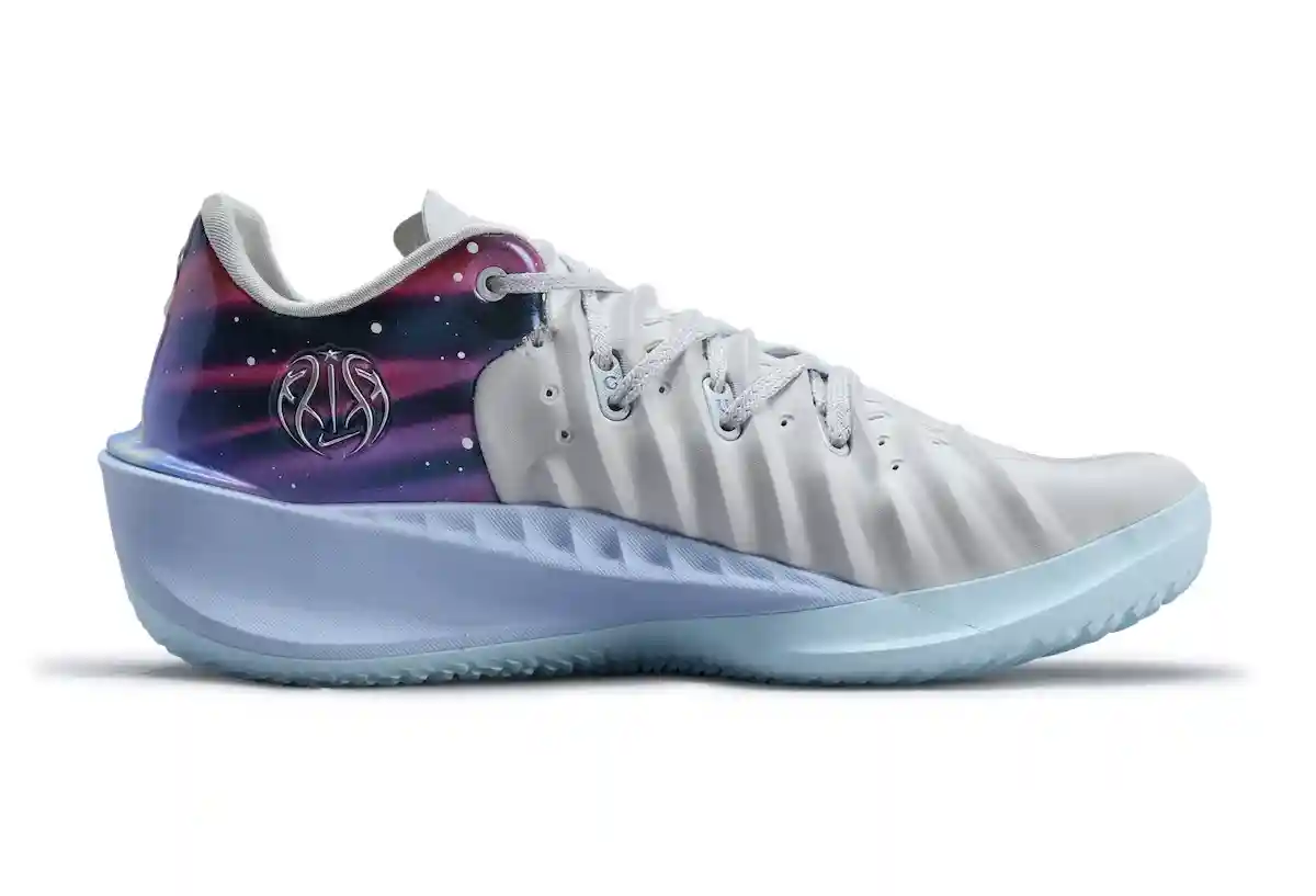 耐克籃球通過 CHBL "銀河 "套裝將 GT Cut 4 送入軌道 Nike GT Cut 4, Nike GT Cut, Nike - 耐克籃球通過 CHBL "銀河 "套裝將 GT Cut 4 送入軌道