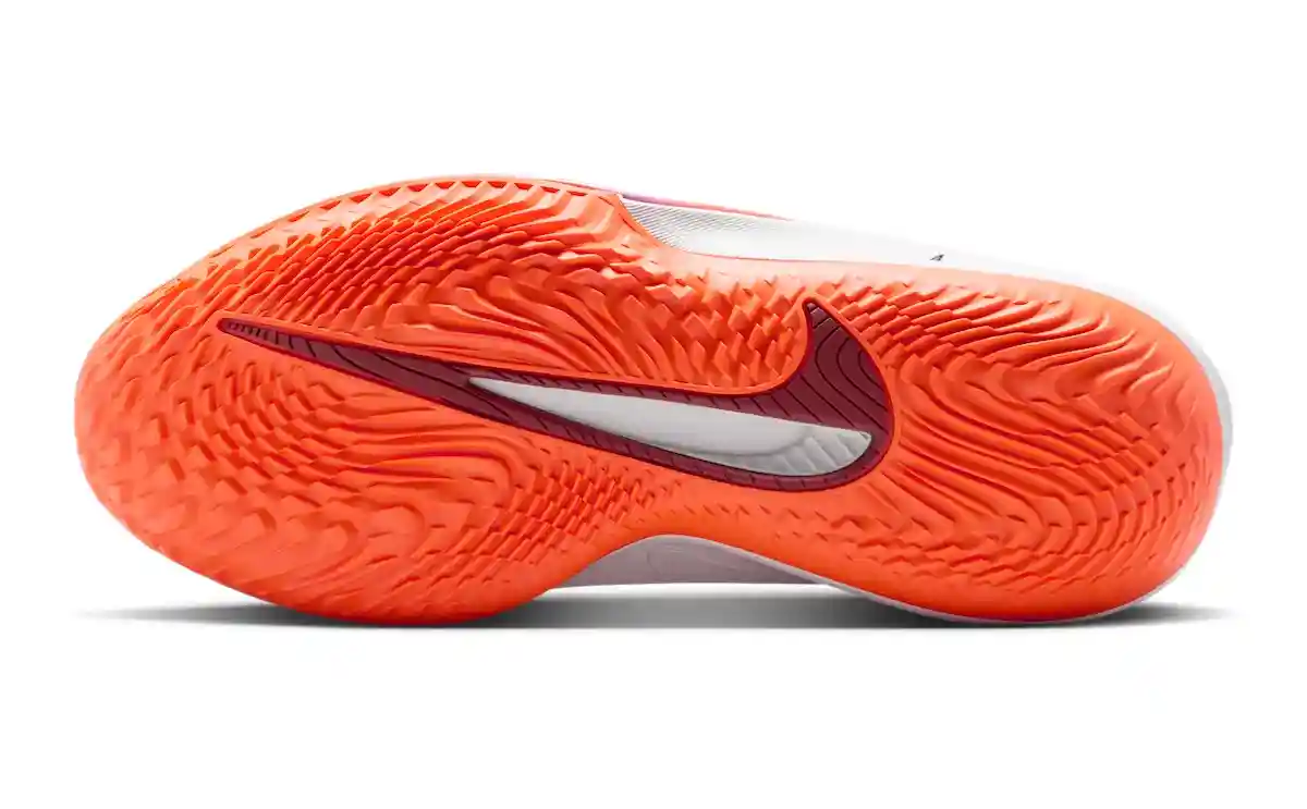 耐克籃球通過 CHBL "銀河 "套裝將 GT Cut 4 送入軌道 Nike GT Cut 4, Nike GT Cut, Nike - 耐克籃球通過 CHBL "銀河 "套裝將 GT Cut 4 送入軌道