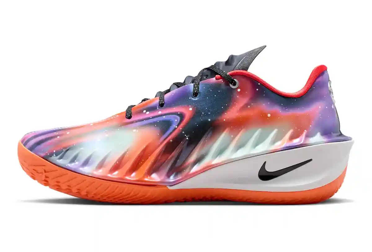 耐克籃球通過 CHBL "銀河 "套裝將 GT Cut 4 送入軌道 Nike GT Cut 4, Nike GT Cut, Nike - 耐克籃球通過 CHBL "銀河 "套裝將 GT Cut 4 送入軌道