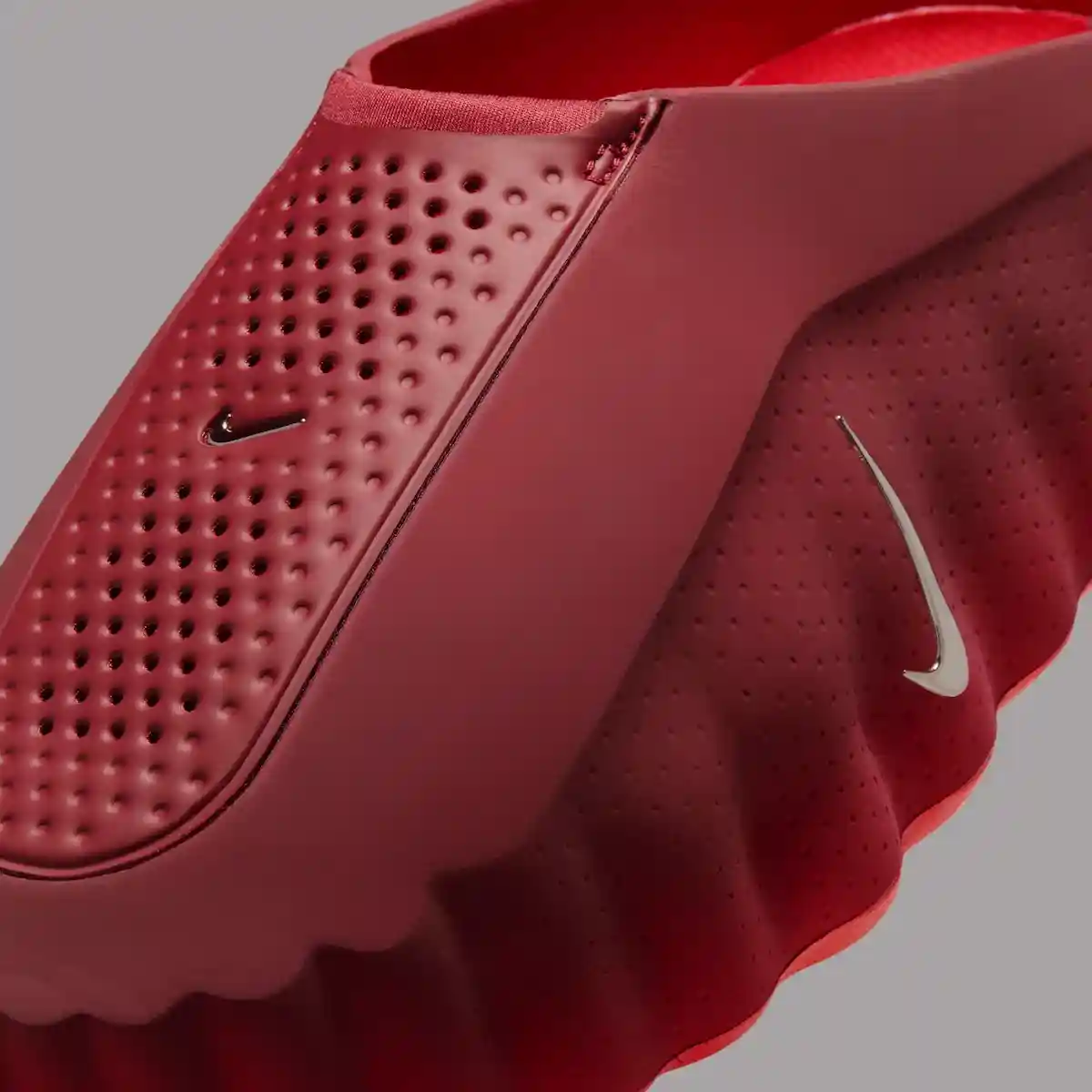 Nike Mind 001, Nike - 耐克心靈 001 "團隊紅 "4 月 2 日發佈