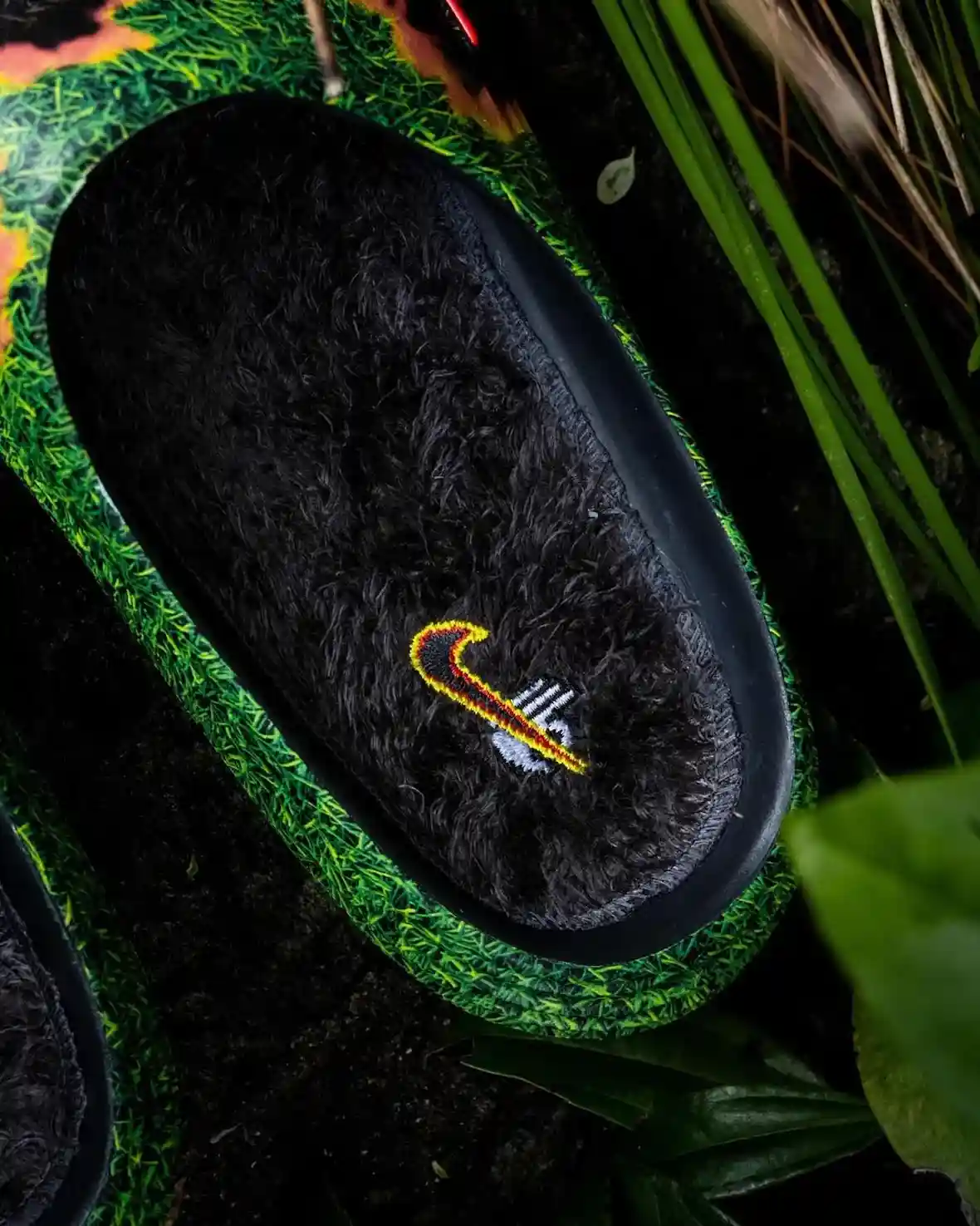 dotSWOOSH x Nike ReactX Rejuven8 "Touch Grass "發佈最新消息 Nike ReactX Rejuven8, Nike - dotSWOOSH x Nike ReactX Rejuven8 "Touch Grass "發佈最新消息