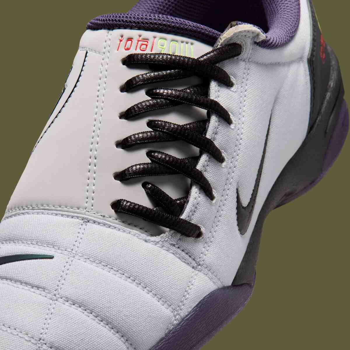 Nike Total 90 III, Nike Total 90, Nike - 耐克 TOTAL 90 III SE "鐵絲網 "為室內經典帶來暗黑風格