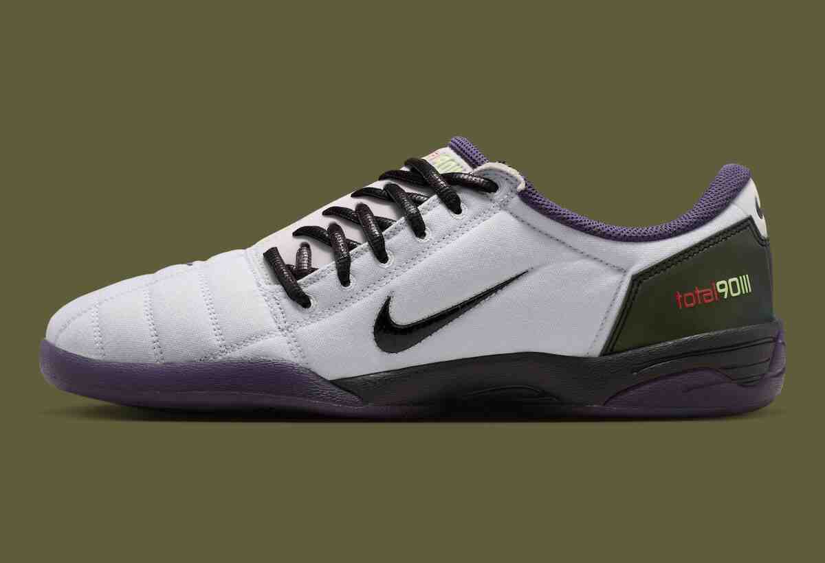 Nike Total 90 III, Nike Total 90, Nike - 耐克 TOTAL 90 III SE "鐵絲網 "為室內經典帶來暗黑風格