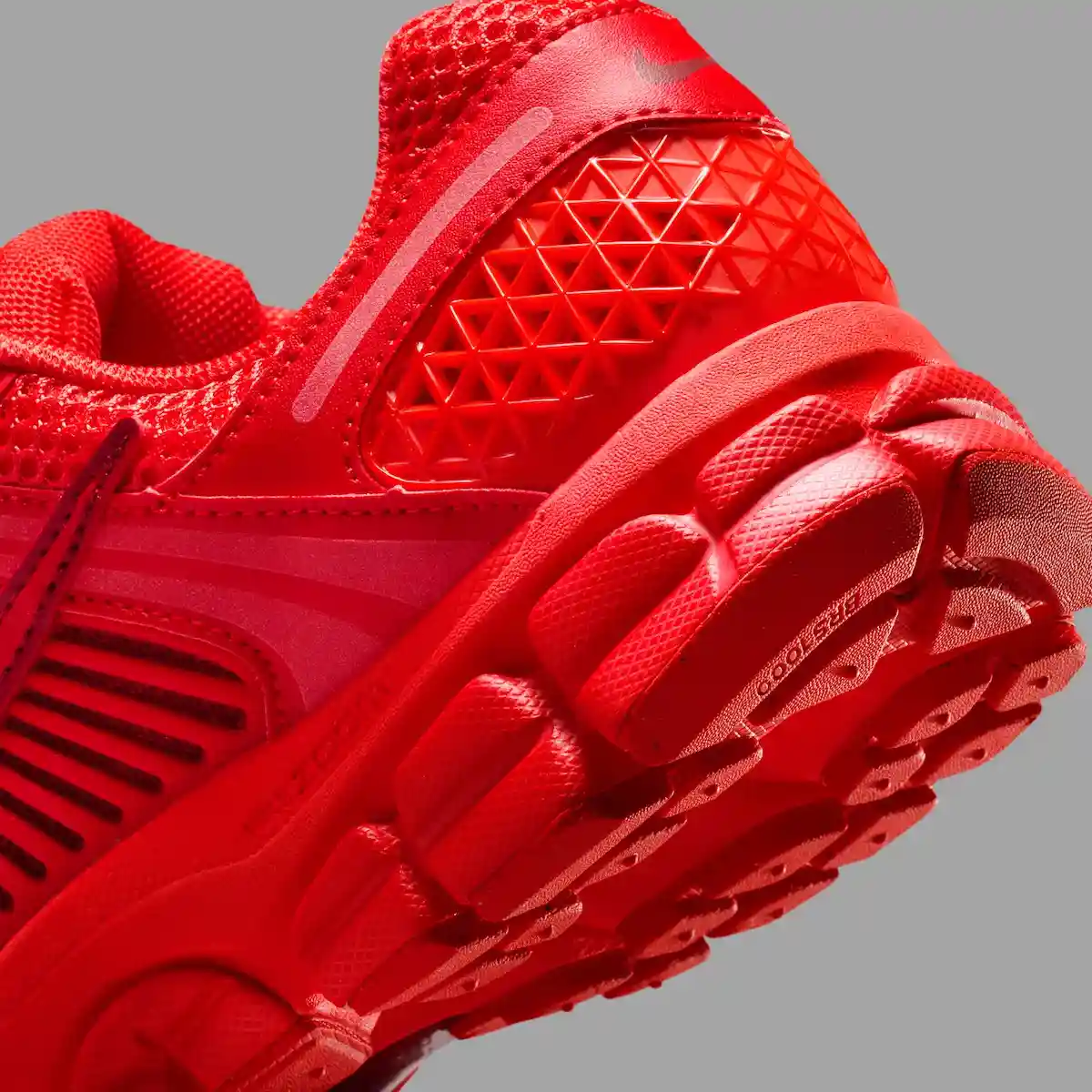 YEEZY, Nike Zoom Vomero 5, Nike - 耐克 Zoom Vomero 5 "淺緋紅 "散發 "紅色十月 "氣息