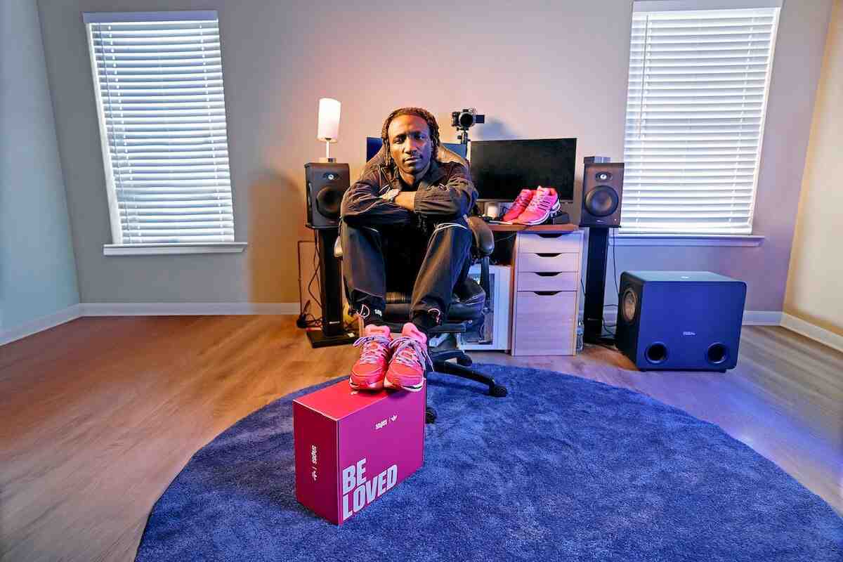 SNIPES 賦予 adidas Adistar Control 5 "被愛 "超越鞋類的信息 adidas Adistar Control 5, adidas - SNIPES 賦予 adidas Adistar Control 5 "被愛 "超越鞋類的信息