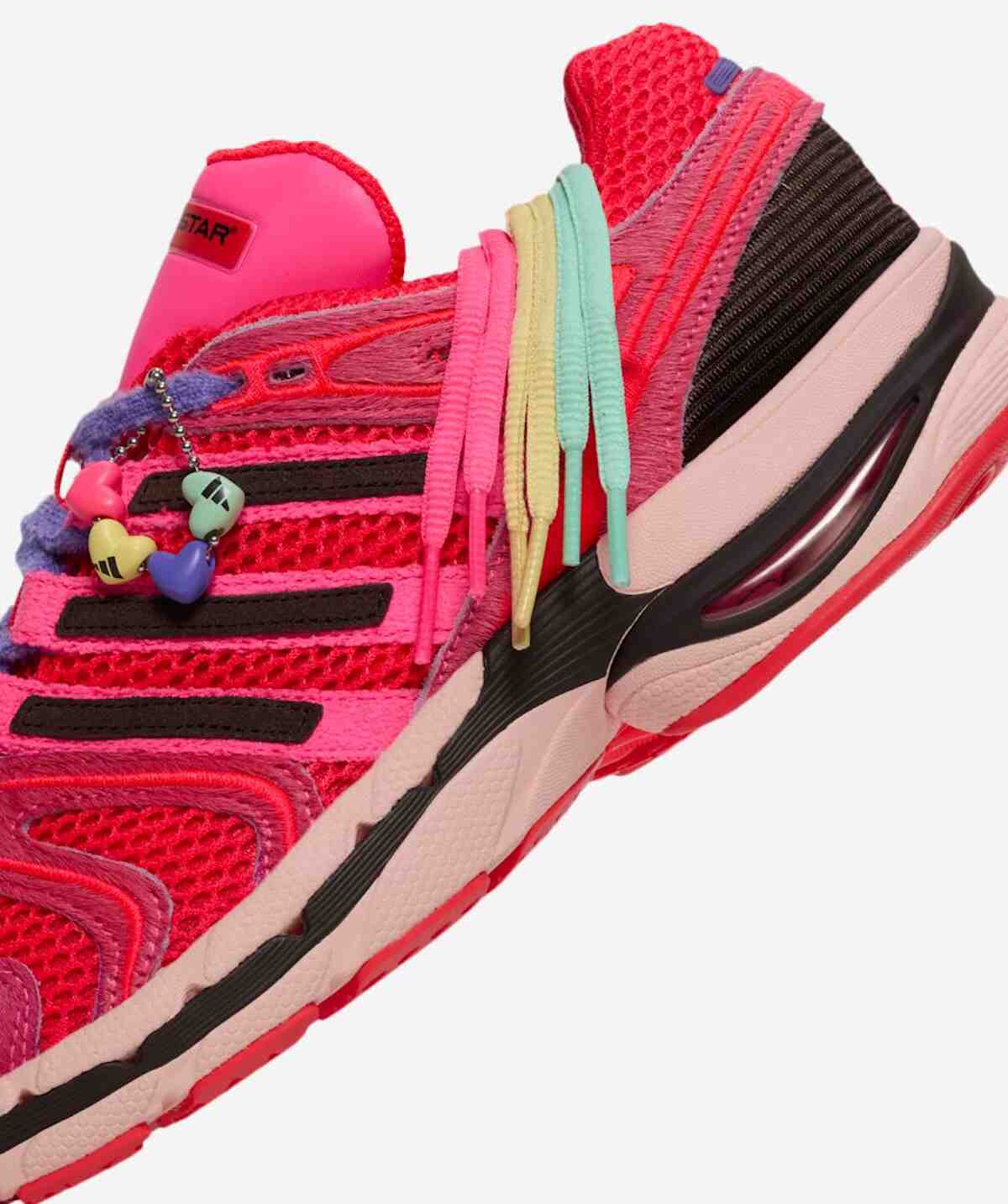 SNIPES 賦予 adidas Adistar Control 5 "被愛 "超越鞋類的信息 adidas Adistar Control 5, adidas - SNIPES 賦予 adidas Adistar Control 5 "被愛 "超越鞋類的信息