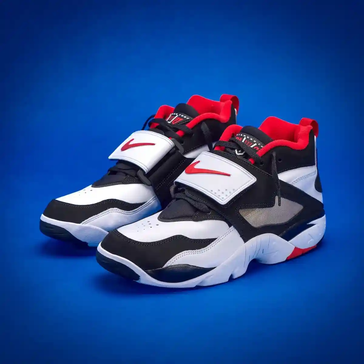 Travis Scott, Steph Curry, Nike, Air Jordan 1 Low, Air Jordan 1 - 斯蒂芬-庫里的球鞋自由球員收藏將參加蘇富比慈善拍賣會