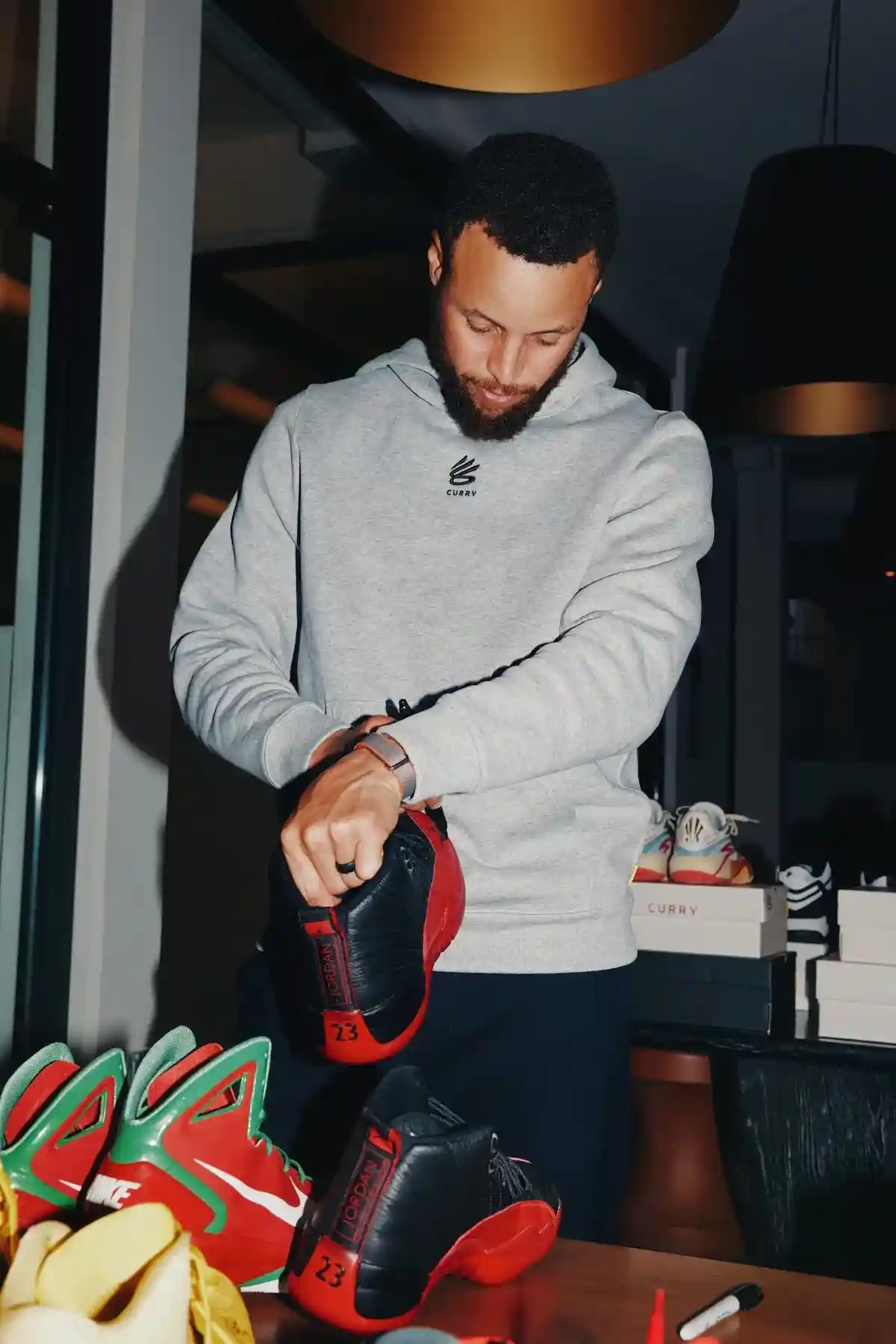 Travis Scott, Steph Curry, Nike, Air Jordan 1 Low, Air Jordan 1 - 斯蒂芬-庫里的球鞋自由球員收藏將參加蘇富比慈善拍賣會